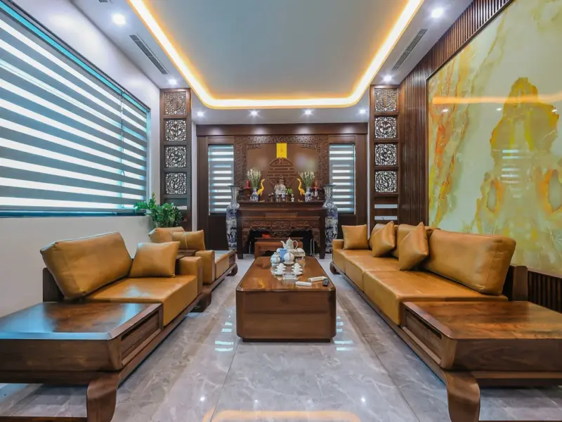 Phòng khách liền phòng thờ nhà anh Văn – chị Hiền, Thụy Hà
