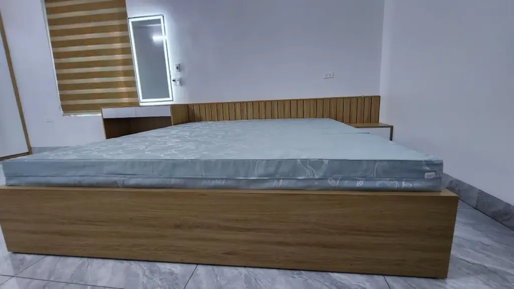 Ảnh thực tế – giường gỗ có ngăn kéo