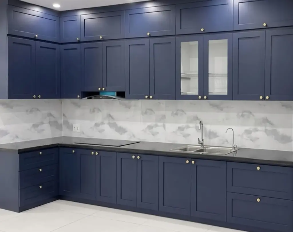 Tủ bếp khung inox 304 cánh xanh navy chỉ nổi – nhà chú Việt, Phúc Thọ