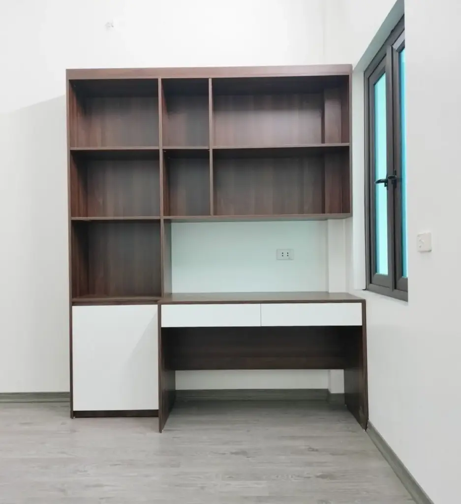 Ảnh thực tế – kệ sách vân óc chó kèm bàn học ngăn kéo trắng