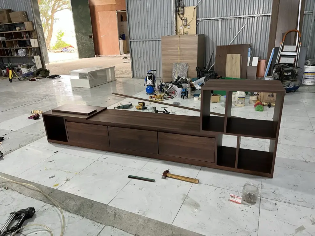 Đồ gỗ nội thất đang hoàn thiện tại xưởng