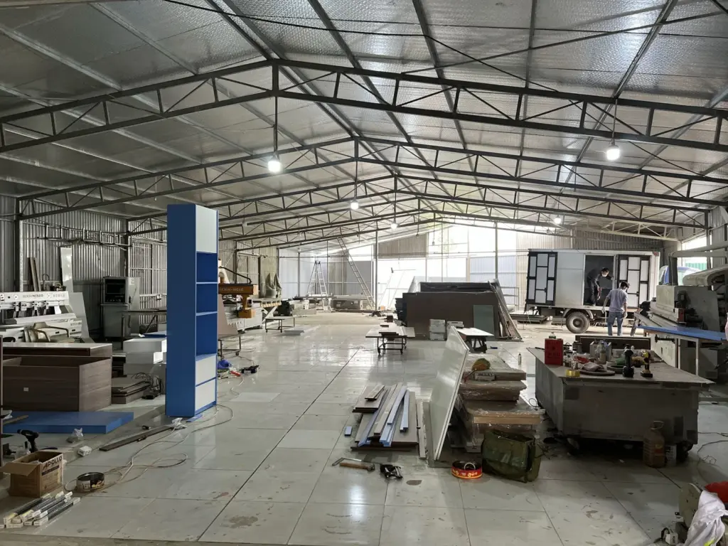 Khu sản xuất và tập kết thành phẩm trong xưởng An Thịnh
